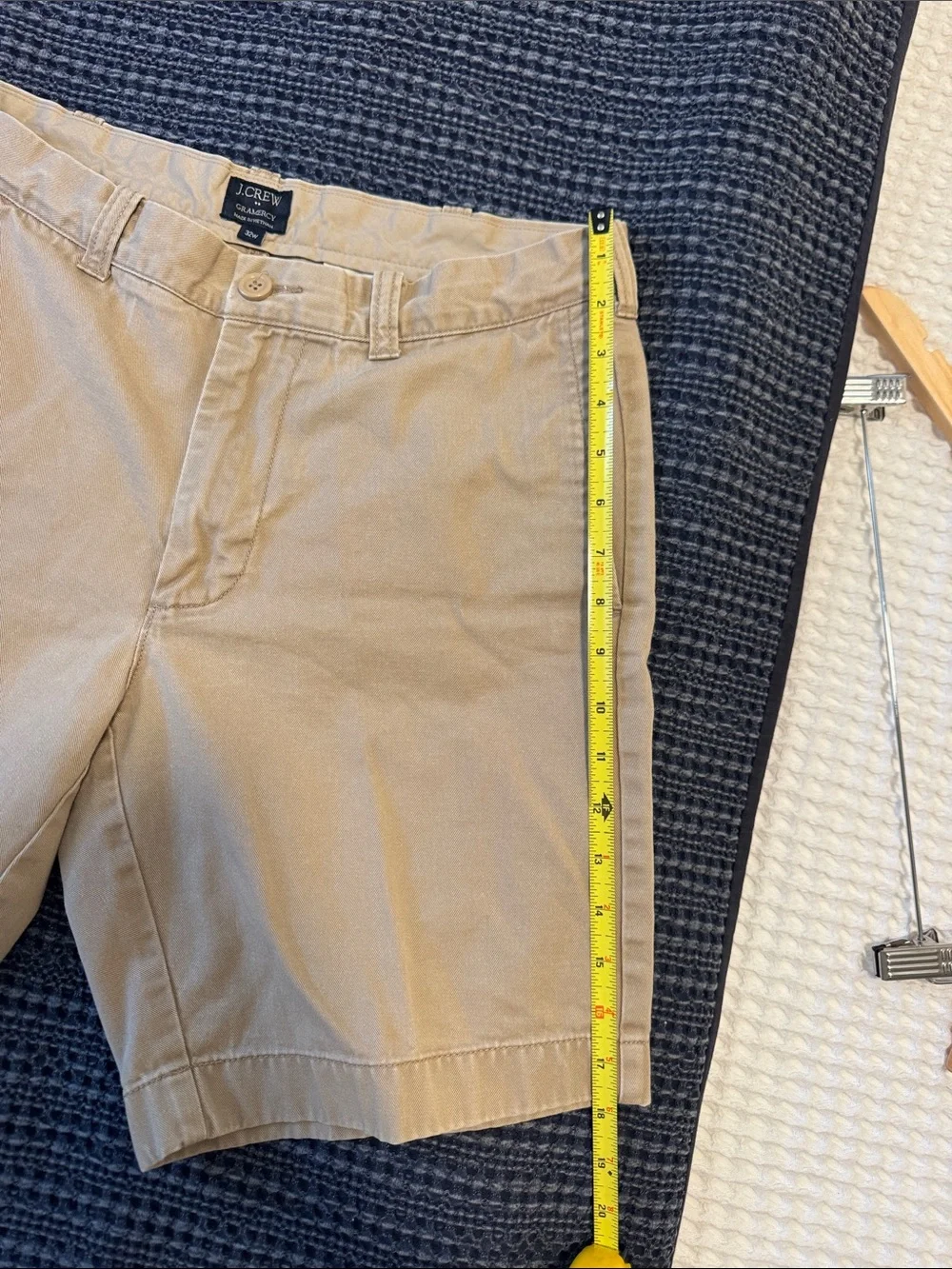 J. Crew Vintage Men’s Flat Front Khaki Chino Shorts, sz 32, 8” inseam, tan/beige